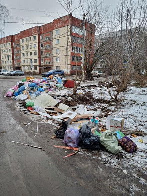 На месте контейнерной площадки образовалась стихийная свалка